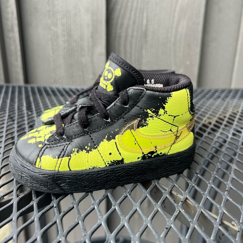 Nike Blazer Mid Toddler 6.5 GS 'Glow in the Dark Skeleton Feet